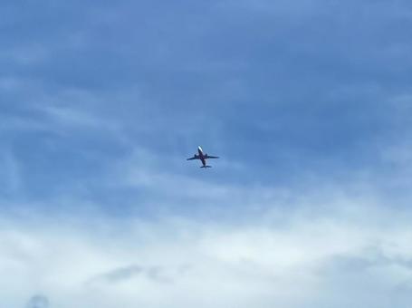 飛び立つ飛行機 飛び立つ飛行機の写真