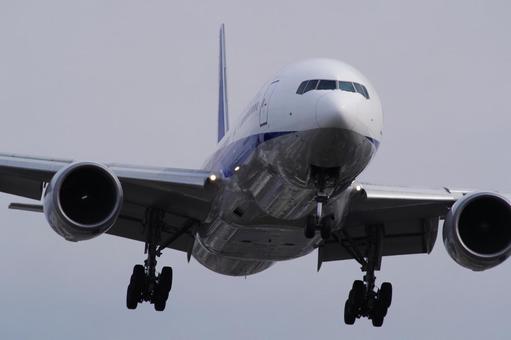 飛行機のアップ 飛行機,空,アップの写真素材