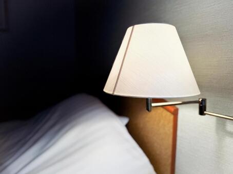 ホテル、寝室ライトのイメージ ホテル,旅行,電気スタンドの写真素材