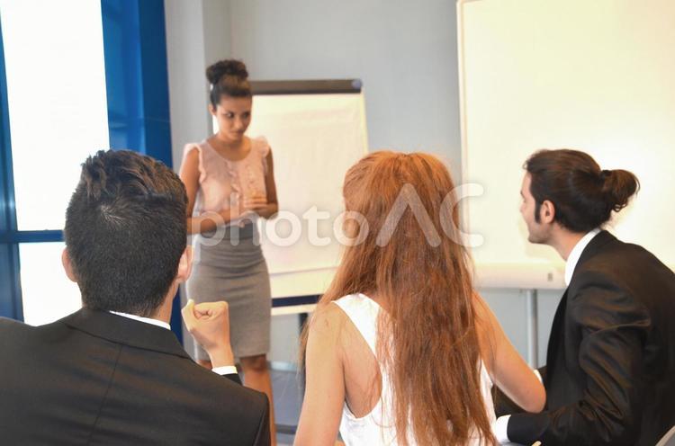 外国　プレゼンテーションの様子39 ビジネスマン,チーム,外国人の写真素材