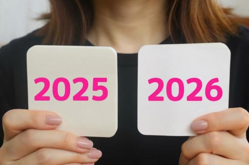 メモを持つ女性2025・2026イメージ メモを持つ女性2025・2026イメージ 年末年始,イメージ,2025の写真素材