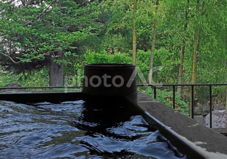 風情のある温泉のイメージ 温泉,露天風呂,旅の写真素材