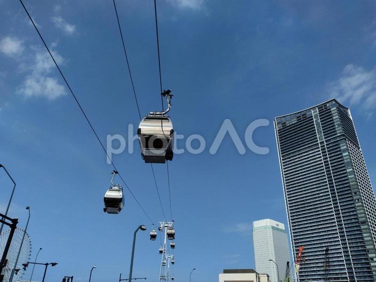 横浜のロープウェイ ロープウェイ,横浜,晴れの写真素材