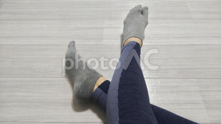 ワークアウト　グレーの靴下 くつした,靴下,ソックスの写真素材