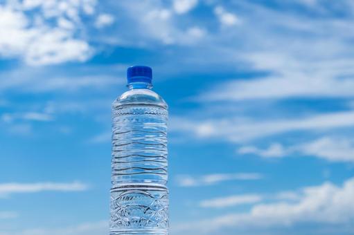 ペットボトル1 ペットボトル1 水分補給,熱中症対策,ペットボトルの写真素材