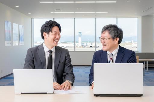 航空会社スタッフ 航空会社スタッフ 航空会社,空港,管制塔の写真素材