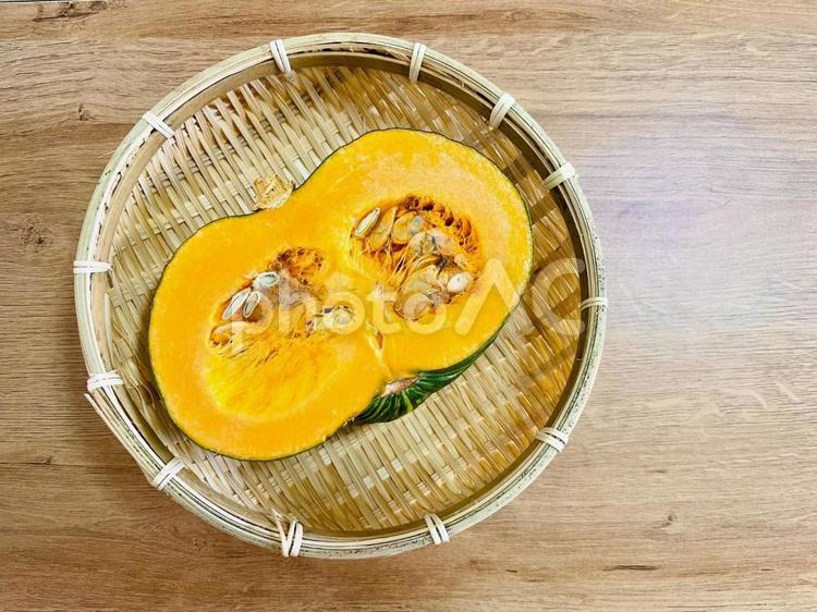 夏も旬なかぼちゃ かぼちゃ,旬,野菜の写真素材
