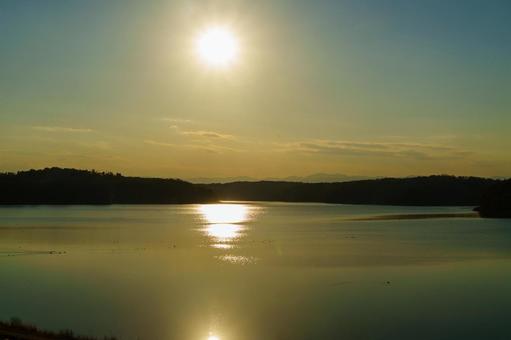 狭山湖の夕陽 狭山湖,夕陽,夕日の写真素材