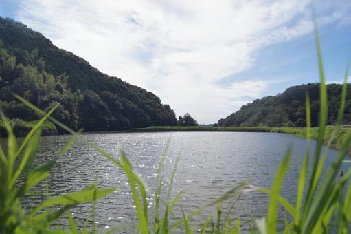 田舎の池と空 田舎の池と空の写真