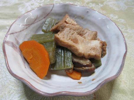 揚げ豆腐入りの煮しめ 揚げ豆腐入りの煮しめの写真