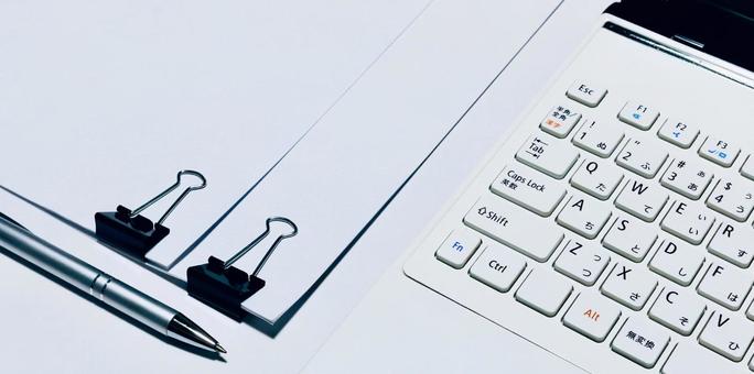 ビジネスイメージ 書類作成 モノトーン ビジネスイメージ 書類作成 モノトーン ビジネスイメージ,モノトーン,モノクロームの写真素材