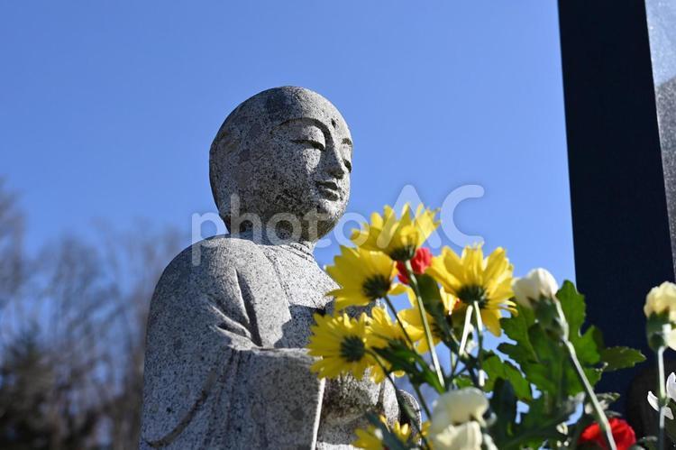 お地蔵さま　あおり 地蔵,地蔵尊,石像の写真素材