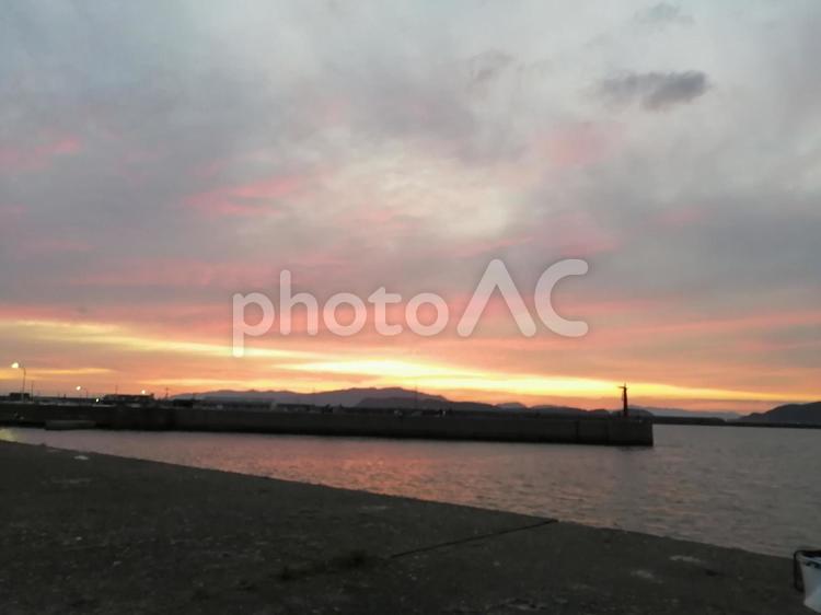 海　夕日　灯台　空 海,空,自然の写真素材