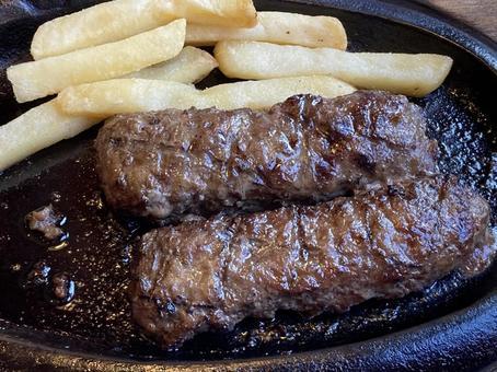 ハンバーグとポテト ハンバーグとポテト ハンバーグ,ポテト,外食の写真素材