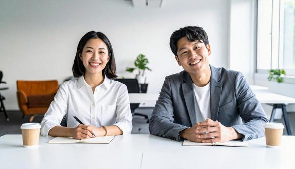 取材するWebライターの写真