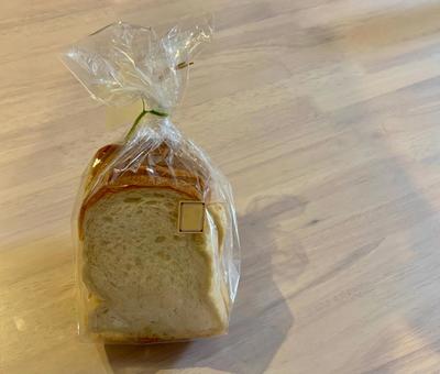 袋に入った食パン2 袋に入った食パン2の写真