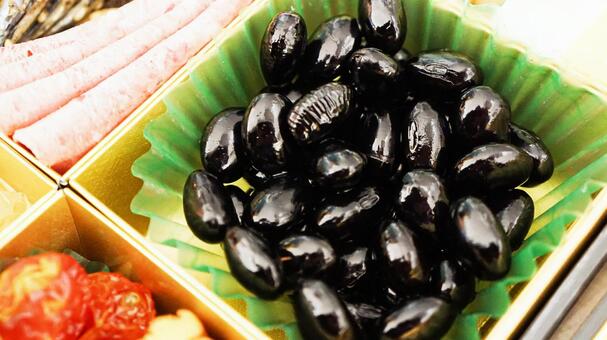 おせち料理の黒豆のアップと正月 おせち,おせち料理,正月の写真素材