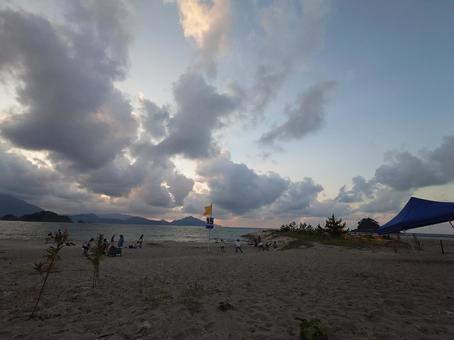 砂浜 海 夏 空 夕方 砂浜 海 夏 空 夕方の写真