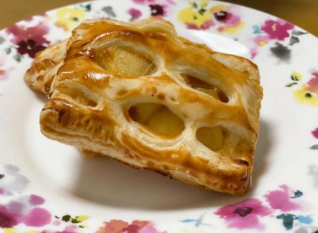 アップルパイ ピンク皿 アップルパイ ピンク皿 アップルパイ,りんご,パイの写真素材
