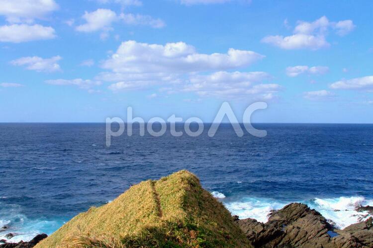 岬の先端から見渡す海 風景,浜辺,夏の写真素材