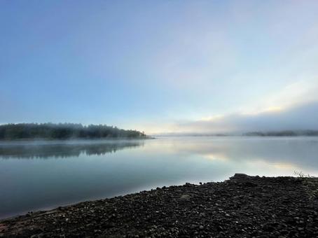 朱鞠内湖の風景10(朝霧) 朱鞠内湖の風景10(朝霧)の写真