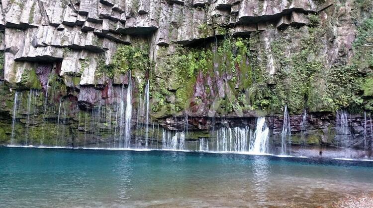 秘境、滝、涼、 ぬれた,バカンス,プールの写真素材