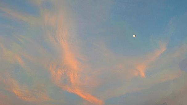 夕焼けと月 夕焼けと月の写真