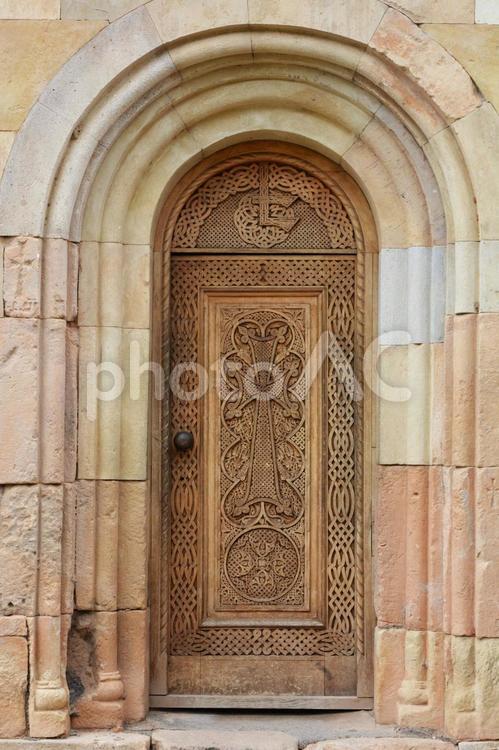 アルメニアの修道院の扉 扉,ドア,エクステリアの写真素材