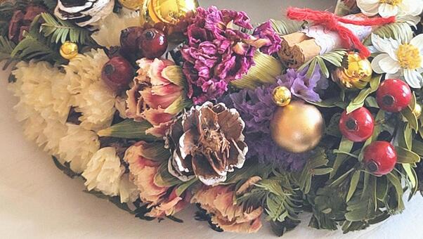 自然素材をで作られたナチュラルリース ボタニカル,クリスマス,装飾の写真素材