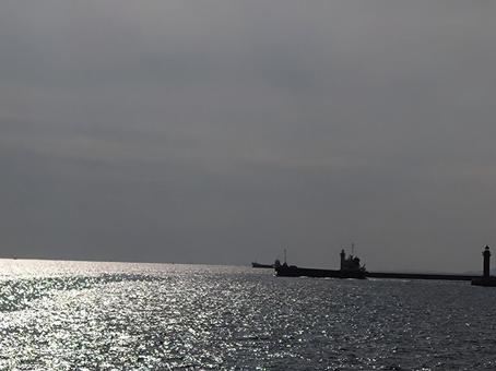 日本の海 海,岬,船の写真素材