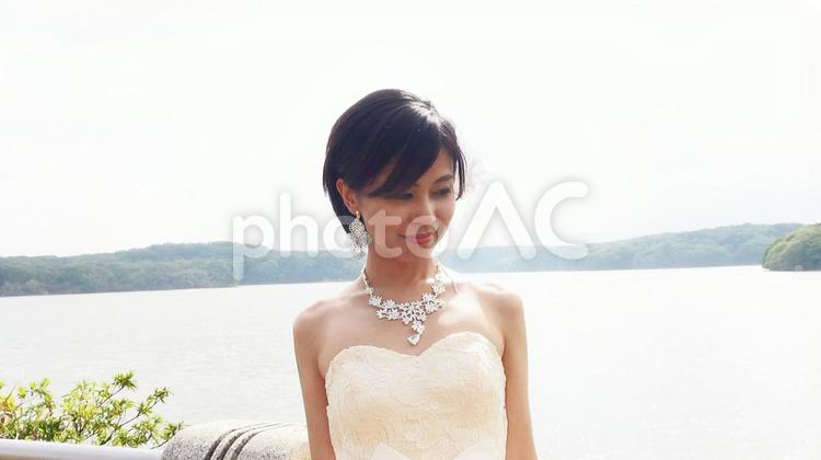 ウエディングドレスを着た女性 129 20代,ウエディング,コサージュの写真素材