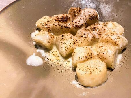 炙ったチーズクリームニョッキ ニョッキ,クリームソース,パルメザンチーズの写真素材