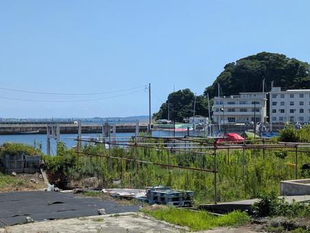 横須賀の海沿いの街 横須賀の海沿いの街の写真