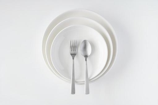 White plate, fork, spoon White plate, fork, spoon