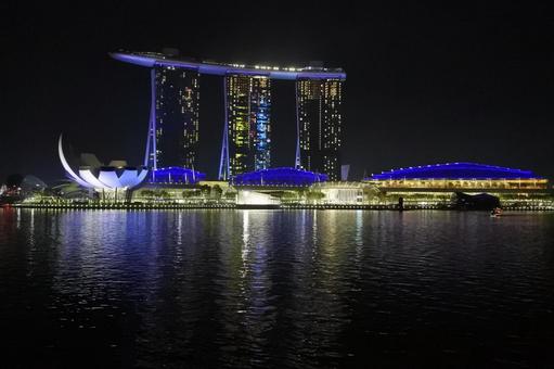 シンガポール　マリーナベイサンズの夜景 マリーナベイサンズ,夜景,シンガポールの写真素材
