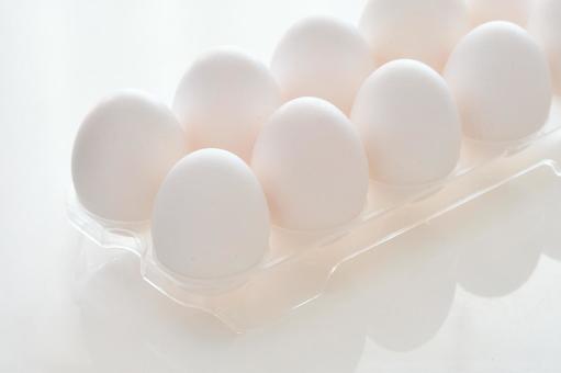 白い鶏卵③ 白い鶏卵③ 卵,たまご,ニワトリの写真素材