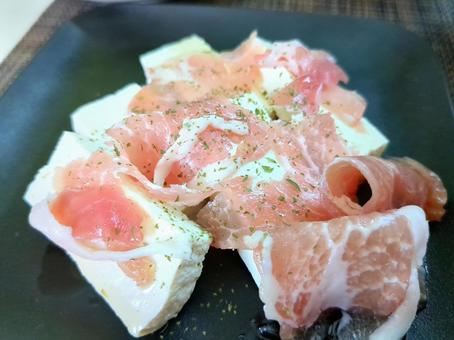 塩豆腐と生ハム 塩豆腐と生ハムの写真