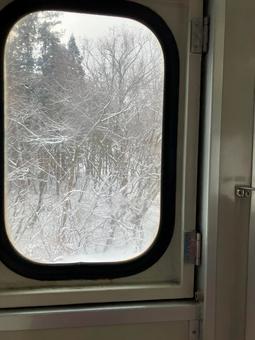雪景色 雪景色 小窓,旅,旅の窓の写真素材