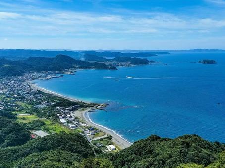 鋸山山頂駅展望台から南方の海岸線の眺望 鋸山山頂駅展望台から南方の海岸線の眺望 鋸山ロープウェー,山麓駅,東京湾の写真素材