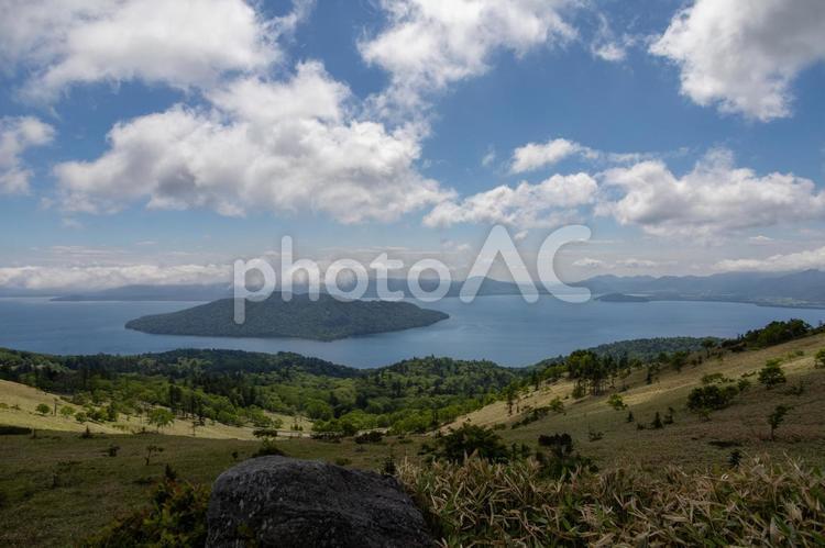 北海道美幌峠からみた屈斜路湖と中島と青空 美幌峠,屈斜路湖,中島の写真素材