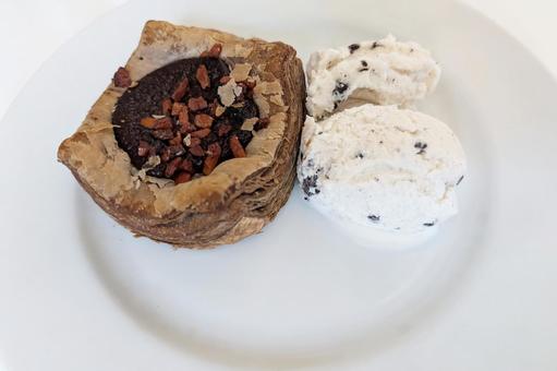 チョコパイとアイスクリーム チョコパイとアイスクリーム スイーツ,デザート,チョコパイの写真素材