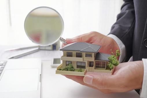 不動産の価値を調査するイメージ 不動産査定,不動産鑑定士,土地家屋調査士の写真素材