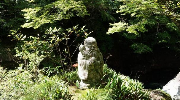 森の中の福禄寿像 森の中の福禄寿像 福禄寿,石像,仏像の写真素材