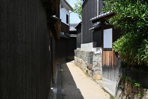 倉敷の路地 倉敷の路地 建物,木造建築,板張りの写真素材