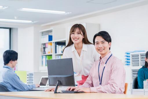 オフィスで働くビジネスマン。 ビジネス,人物,日本人の写真素材