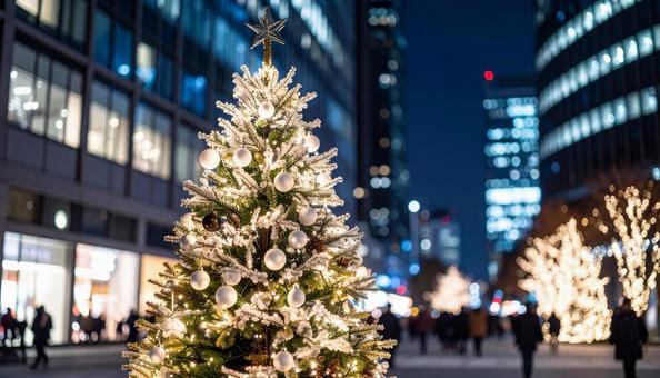 クリスマスツリーホワイトイルミネーション クリスマスツリーホワイトイルミネーションの写真