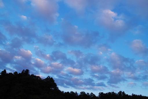 明け方の空 空,朝焼け,雲の写真素材