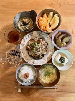 なすと豚バラのオイスターポン酢定食の写真