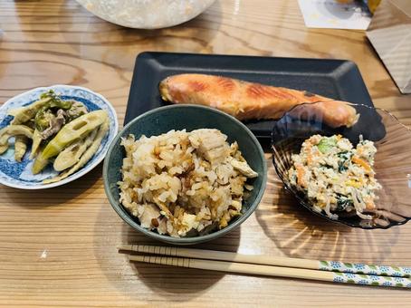 和食 炊き込みご飯,鮭,白和えの写真素材