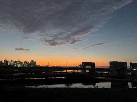 夕焼け小焼け 夕暮れ,夕焼け,夕方の写真素材